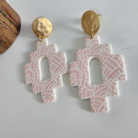 NEW Bohemian Pink Tribal Dangle Earrings - Picture 3 of 6